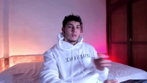 max_valiant1 online show from November 14, 7:01 pm