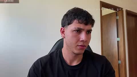 Snapshot of max_valiant1 chatting on June 20, 7:38 pm max_valiant1 online show from June 20, 7:38 pm