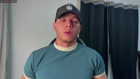 Snapshot of max_valiant1 chatting on July 19, 1:53 am max_valiant1 online show from July 19, 1:53 am