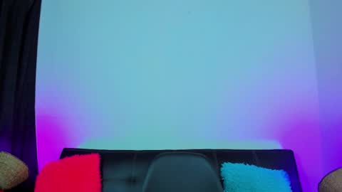 Snapshot of max_wild01 chatting on October 31, 1:34 pm MAX online show from October 31, 1:34 pm