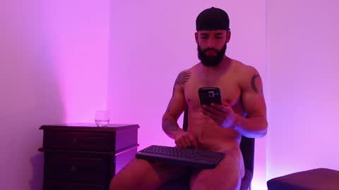 Snapshot of max_xl_ chatting on January 28, 6:39 pm max_xl_ online show from January 28, 6:39 pm