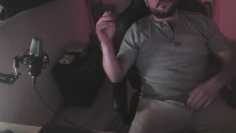 Snapshot of maxcamlove chatting on December 23, 3:15 am maxcamlove online show from December 23, 3:15 am