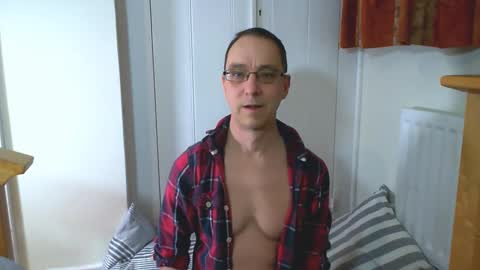 Max Davies online show from February 13, 5:31 pm