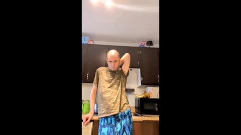 Snapshot of maxenceb1984 chatting on March 5, 6:59 pm maxenceb1984 online show from March 5, 6:59 pm