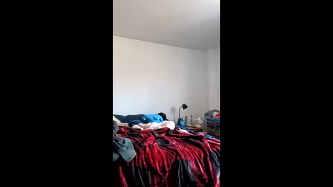 Snapshot of maxenceb1984 chatting on March 13, 6:03 pm maxenceb1984 online show from March 13, 6:03 pm