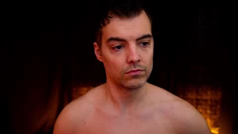 Snapshot of maxhughes chatting on November 4, 4:33 am Max Hughes online show from November 4, 4:33 am