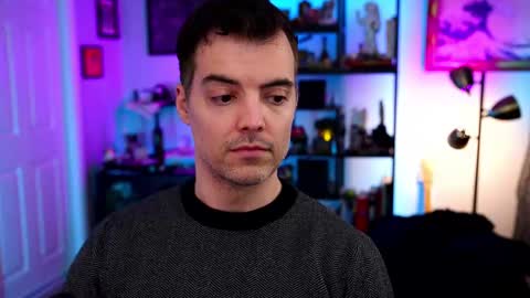 Snapshot of maxhughes chatting on November 12, 4:46 am Max Hughes online show from November 12, 4:46 am