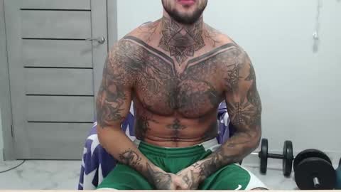 Snapshot of maxi_foxxx chatting on November 10, 2:32 am Maximus Fox online show from November 10, 2:32 am