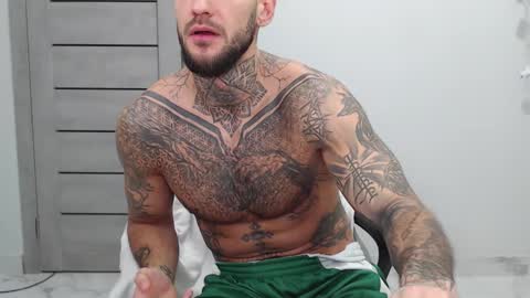 Snapshot of maxi_foxxx chatting on November 19, 6:57 am Maximus Fox online show from November 19, 6:57 am