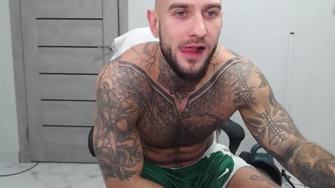 Snapshot of maxi_foxxx chatting on November 26, 4:57 am Maximus Fox online show from November 26, 4:57 am