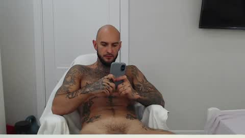 Snapshot of maxi_foxxx chatting on July 24, 7:06 am Maximus Fox online show from July 24, 7:06 am