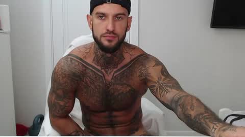 Snapshot of maxi_foxxx chatting on August 3, 9:04 am Maximus Fox online show from August 3, 9:04 am