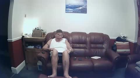 Snapshot of maxi_johnes chatting on December 21, 8:21 pm MAX online show from December 21, 8:21 pm