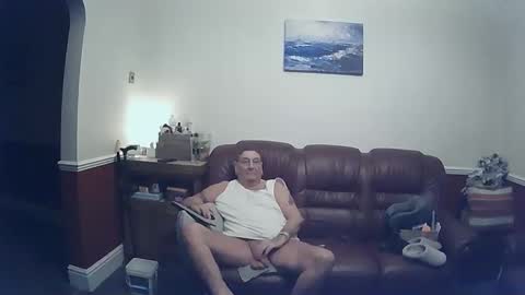 Snapshot of maxi_johnes chatting on January 3, 12:11 am MAX online show from January 3, 12:11 am