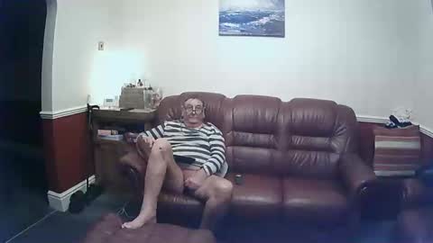 Snapshot of maxi_johnes chatting on January 12, 12:18 am MAX online show from January 12, 12:18 am