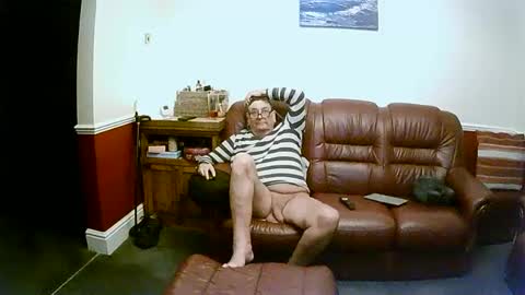 Snapshot of maxi_johnes chatting on January 18, 3:31 am MAX online show from January 18, 3:31 am