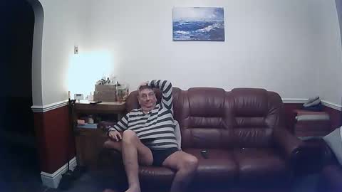 Snapshot of maxi_johnes chatting on February 4, 8:49 pm MAX online show from February 4, 8:49 pm