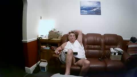 Snapshot of maxi_johnes chatting on February 9, 3:43 am MAX online show from February 9, 3:43 am