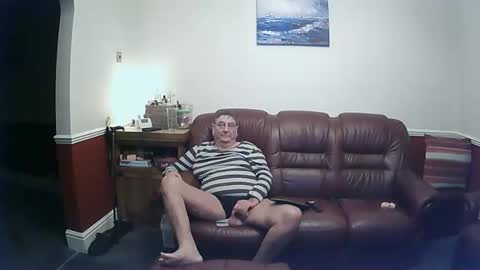 Snapshot of maxi_johnes chatting on February 13, 12:46 am MAX online show from February 13, 12:46 am