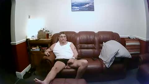 Snapshot of maxi_johnes chatting on February 22, 1:00 am MAX online show from February 22, 1:00 am