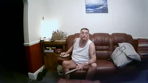 Snapshot of maxi_johnes chatting on March 12, 2:09 am MAX online show from March 12, 2:09 am