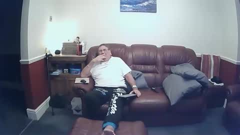 Snapshot of maxi_johnes chatting on October 21, 10:10 pm MAX online show from October 21, 10:10 pm