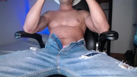 Snapshot of maxi_mux1 chatting on December 29, 6:24 am MAXI online show from December 29, 6:24 am