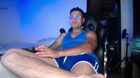 Snapshot of maxi_mux1 chatting on February 6, 5:14 am MAXI online show from February 6, 5:14 am