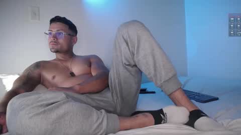 Snapshot of maxi_mux1 chatting on March 11, 6:21 am MAXI online show from March 11, 6:21 am