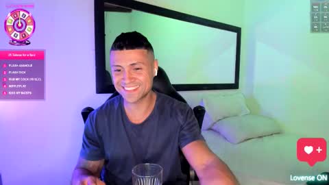 Snapshot of maxi_mux1 chatting on October 18, 4:59 am MAXI online show from October 18, 4:59 am