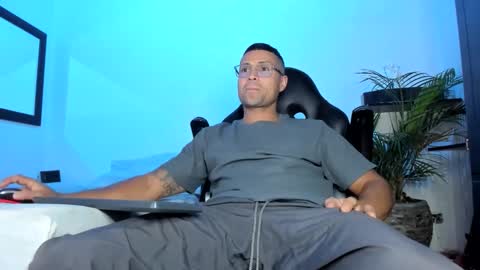 MAXI      online show from January 8, 8:33 pm