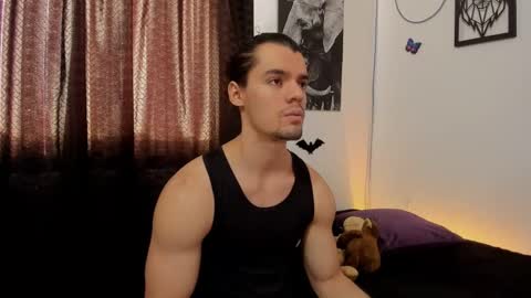 Snapshot of maxi_styles chatting on December 15, 6:26 pm Alex online show from December 15, 6:26 pm