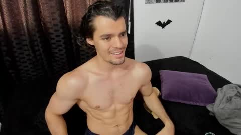 Snapshot of maxi_styles chatting on December 16, 9:52 pm Alex online show from December 16, 9:52 pm