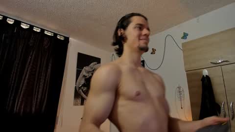 Snapshot of maxi_styles chatting on December 20, 9:06 pm Alex online show from December 20, 9:06 pm