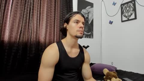 Snapshot of maxi_styles chatting on December 27, 7:46 pm Alex online show from December 27, 7:46 pm