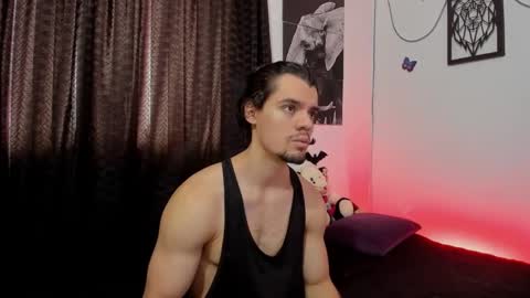 Snapshot of maxi_styles chatting on December 29, 7:43 pm Alex online show from December 29, 7:43 pm