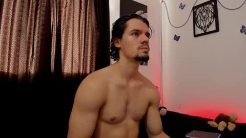 Snapshot of maxi_styles chatting on January 6, 7:24 pm Alex online show from January 6, 7:24 pm