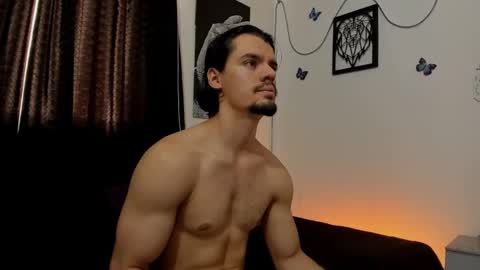 Snapshot of maxi_styles chatting on January 10, 10:04 pm Alex online show from January 10, 10:04 pm