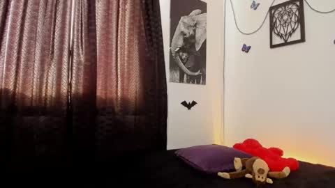 Snapshot of maxi_styles chatting on January 14, 6:49 pm Alex online show from January 14, 6:49 pm