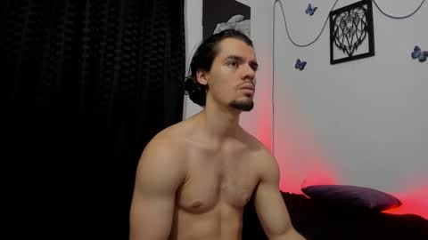 Snapshot of maxi_styles chatting on January 18, 2:03 am Alex online show from January 18, 2:03 am