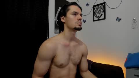 Snapshot of maxi_styles chatting on January 31, 4:47 am Alex online show from January 31, 4:47 am