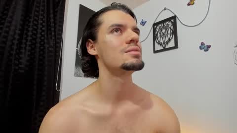 Snapshot of maxi_styles chatting on January 31, 10:31 pm Alex online show from January 31, 10:31 pm