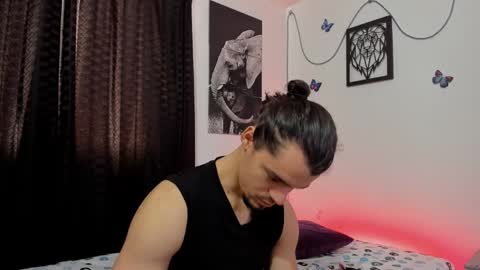 Snapshot of maxi_styles chatting on March 2, 7:23 pm Alex online show from March 2, 7:23 pm