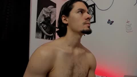 Snapshot of maxi_styles chatting on March 3, 10:42 pm Alex online show from March 3, 10:42 pm