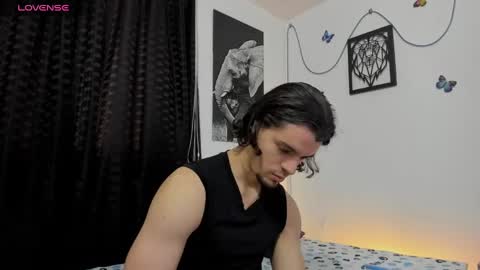 Snapshot of maxi_styles chatting on March 11, 9:26 pm Alex online show from March 11, 9:26 pm