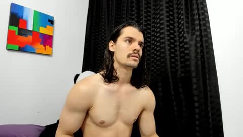 Snapshot of maxi_styles chatting on October 5, 4:49 pm Alex online show from October 5, 4:49 pm