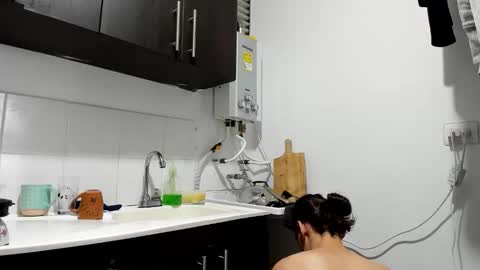 Snapshot of maxi_styles chatting on October 8, 7:22 pm Alex online show from October 8, 7:22 pm