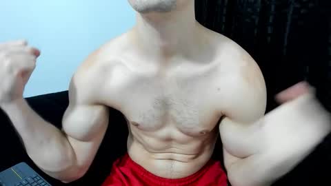 Snapshot of maxi_styles chatting on October 29, 11:06 pm Alex online show from October 29, 11:06 pm