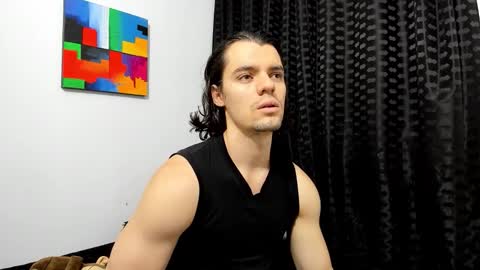 Snapshot of maxi_styles chatting on November 10, 10:20 pm Alex online show from November 10, 10:20 pm