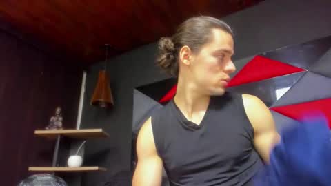 Snapshot of maxi_styles chatting on February 6, 11:57 am Alex online show from February 6, 11:57 am